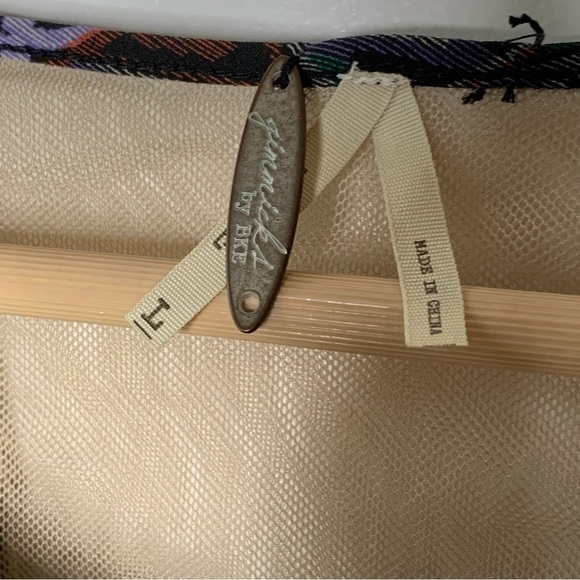 Gimmicks by BKE Lace Top - Picture 8 of 11